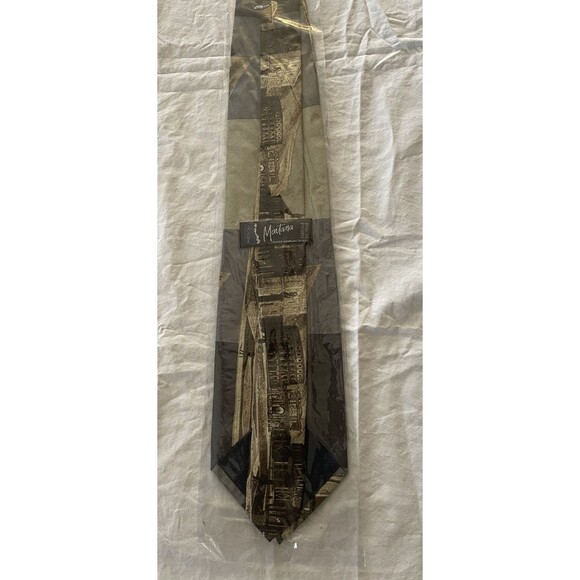 New Vintage Dead Stock 1980’s Claude Montana 100% Silk Tie Italian City in Taupe - Picture 3 of 3